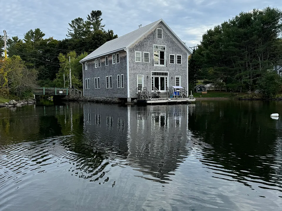 3 Pond Rd #1