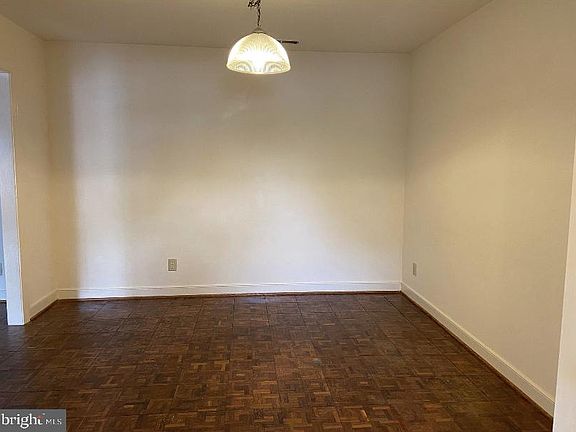 3rd image of 1446 Kenmore Ave