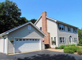 11 Bartlett Pl, Quaker Hill, CT 06375