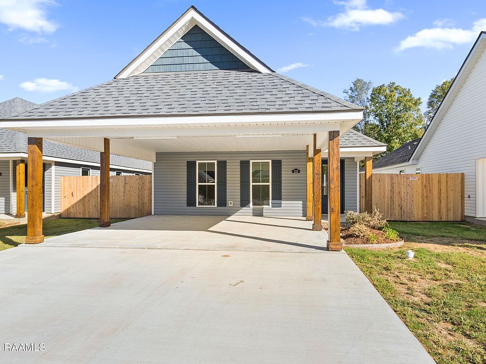1st image of 228 Camerons Cove Dr