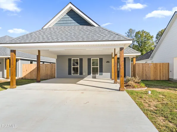 228 Camerons Cove Dr, Carencro, LA 70520