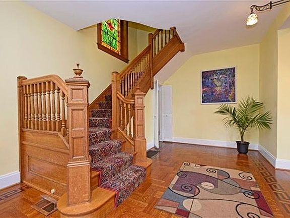 3rd image of 3526 Burch Ave