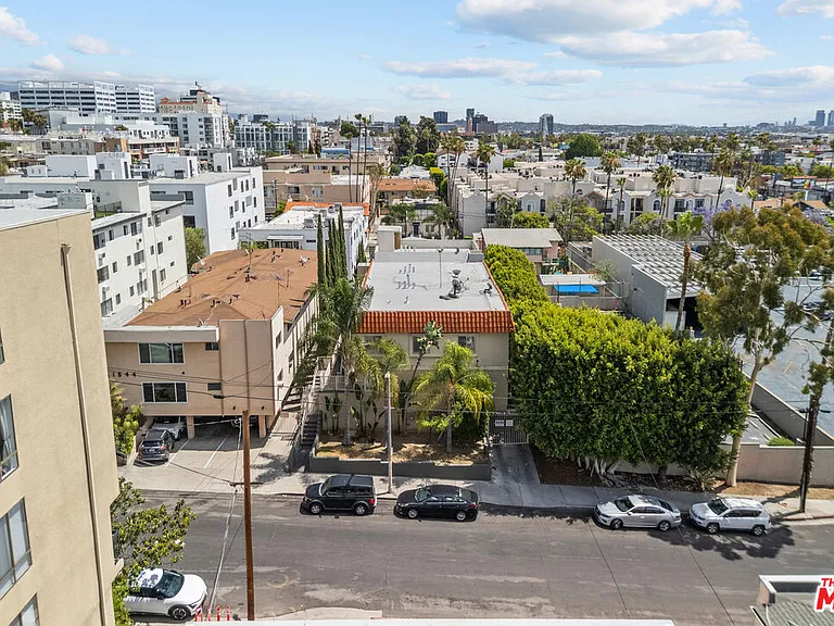 1540 N Fuller Ave #7 — Photo 1