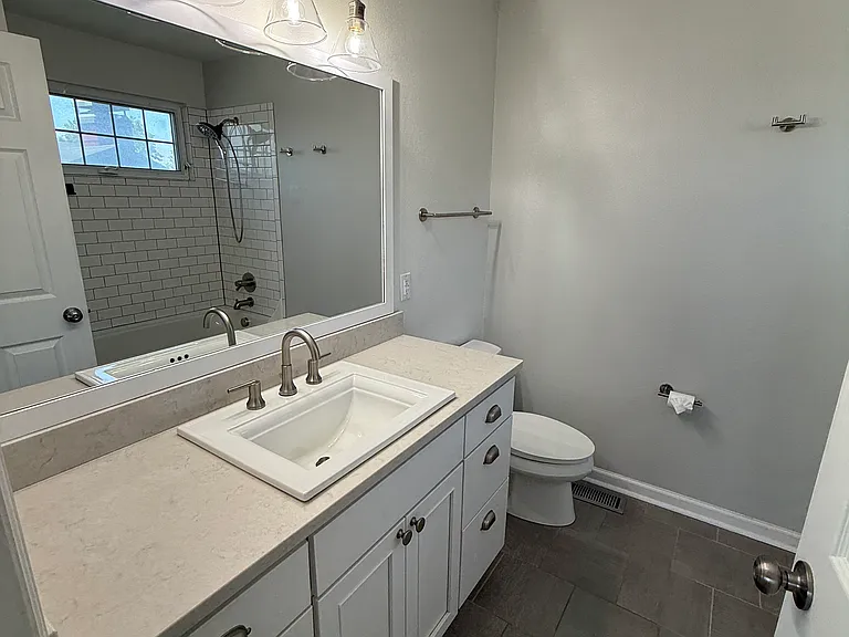 579 W Arrowhead St — Photo 17