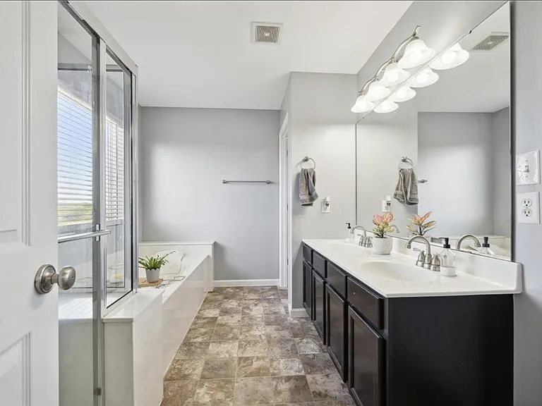 5587 Wavecrest Cir — Photo 8
