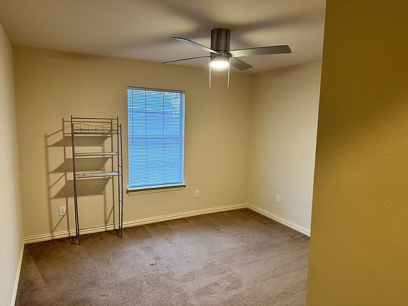 4th image of 411 N Jackson Ave APT B