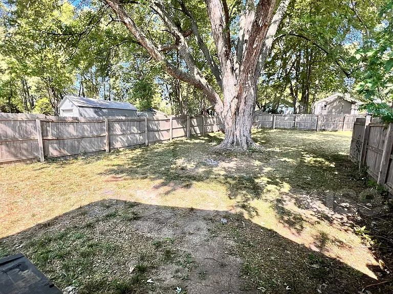 2717 College Ave — Photo 12