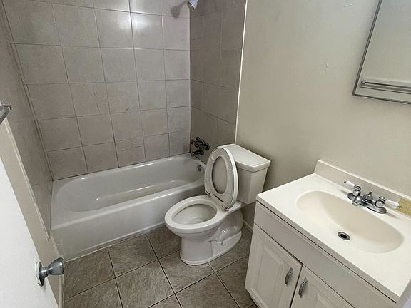 5th image of 6034 SW 37th St #10