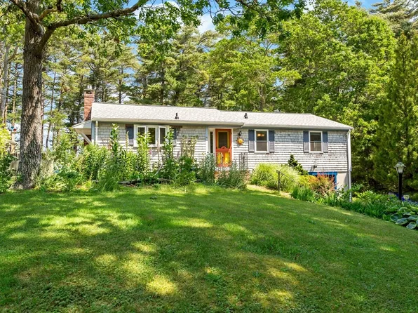 48 Bennets Neck Dr, Bourne, MA 02532