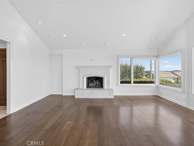 32201 Sea Island Dr — Photo 4