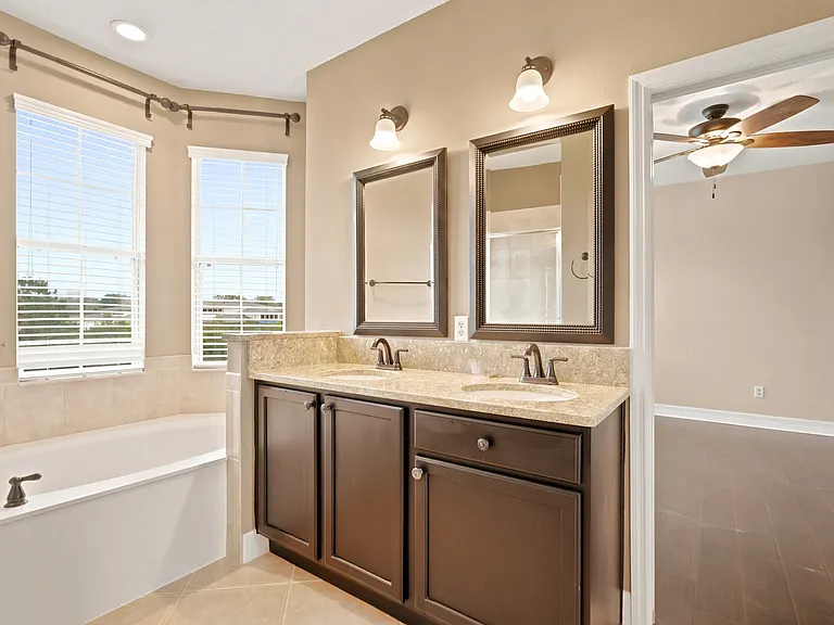 117 Hedgewood Dr — Photo 14