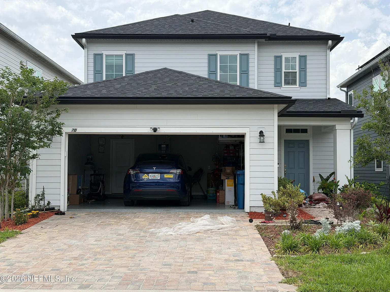 4 bed, 2.5 bath, 2052 sqft, $2,595 — Photo 2