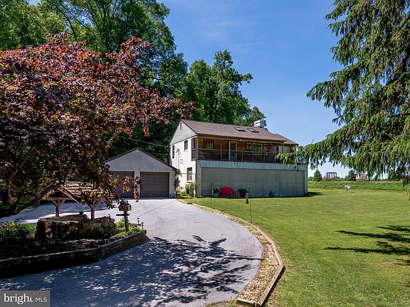 3rd image of 1412 Shannon Ln