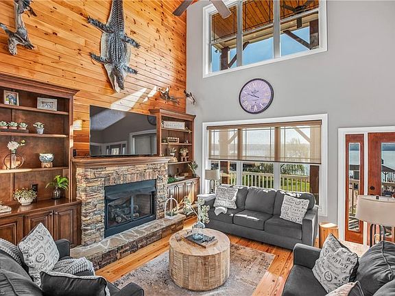 4th image of 49412 Wood Land Dr
