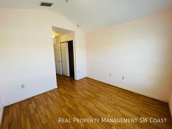 5th image of 936 Hampton Cir Floor 34105