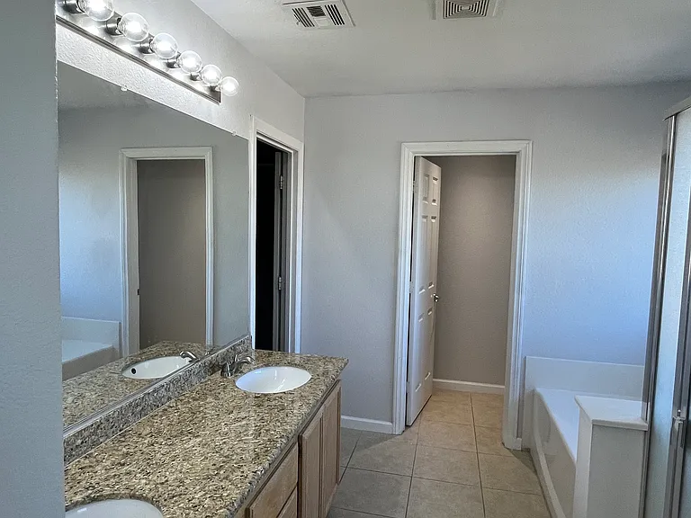 2412 Ember Mist Ct — Photo 12