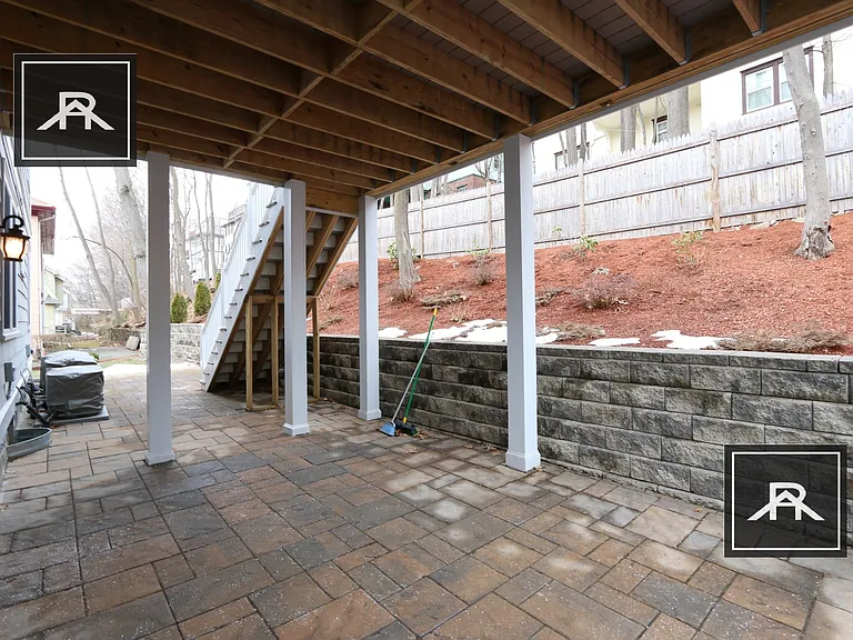 39 Beaconsfield Rd #1 — Photo 1