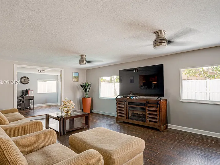 11370 NW 46th Pl — Photo 15