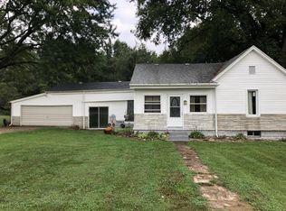 24028 E Iron Bridge Rd, Marshall, IL 62441