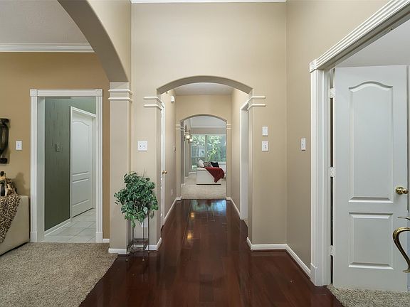4th image of 109 Bending Shore Ct