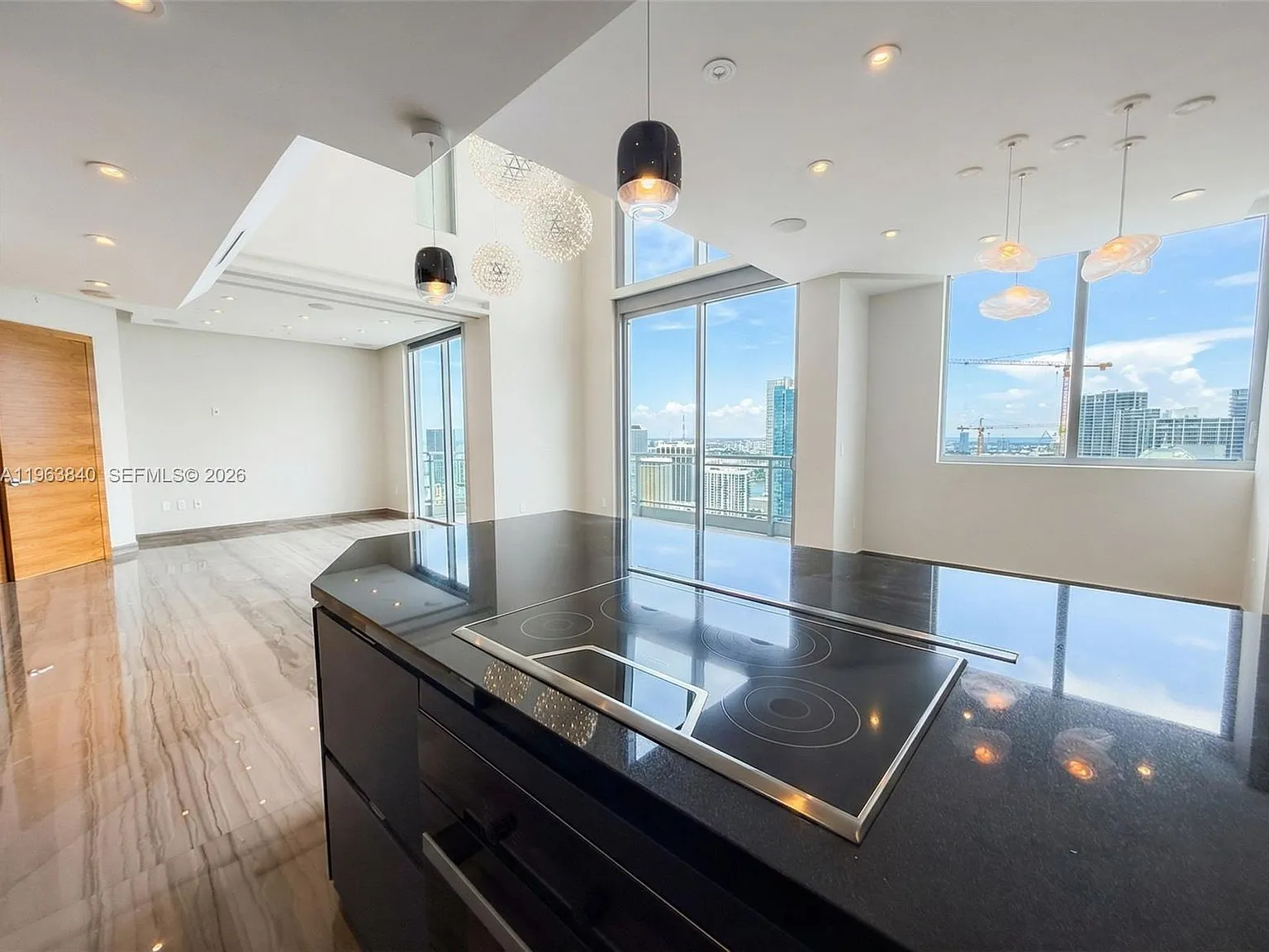 2 bed, 2107 sqft, $9,000 — Photo 3