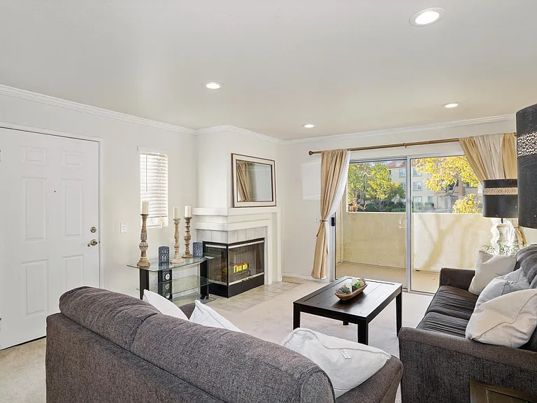 2042 Coolidge St — Photo 4