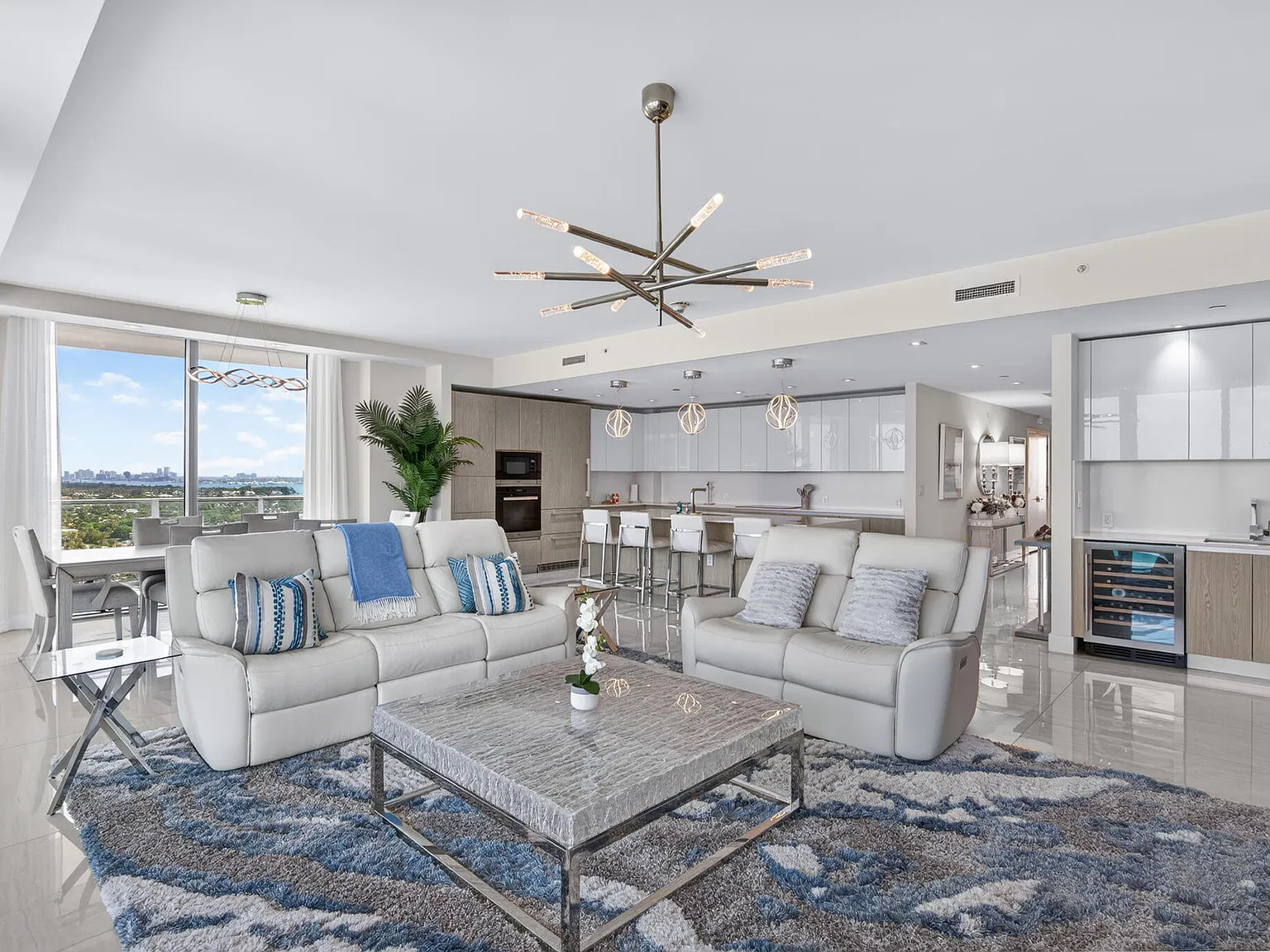 2 bed, 3.0 bath, 2525 sqft, $20,000 — Photo 4