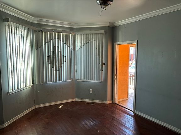 4th image of 8647 S Manistee Ave