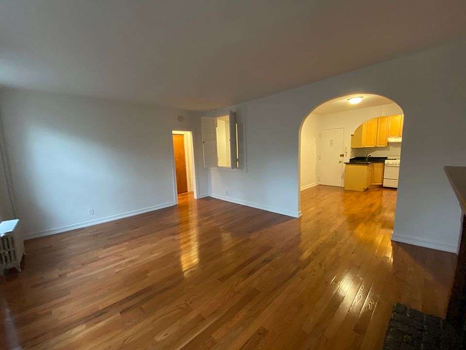 1st image of 23 Barrow St APT 3C