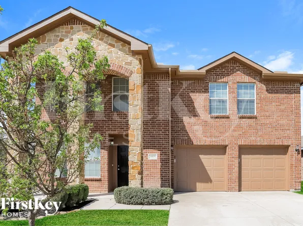 10021 Fox Hill Dr, Fort Worth, TX 76131