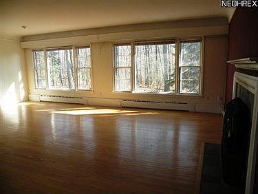 5th image of 192 S Strawberry Ln