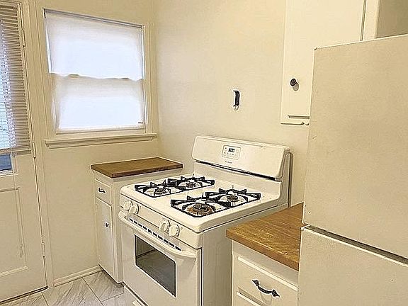 5th image of 2857 S Federal Ave