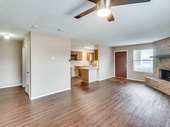 3rd image of 2440 W Northgate Dr