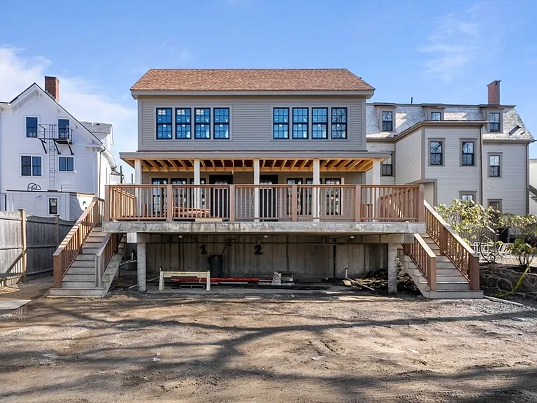 7 Central St #R3 — Photo 9