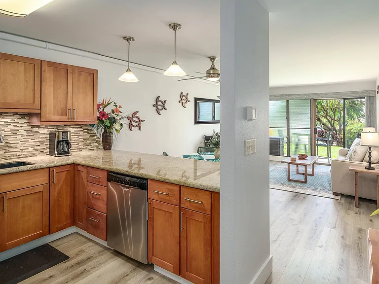 S Kihei Rd — Photo 15