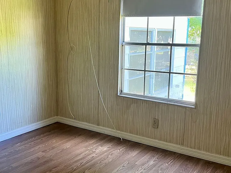 413 Pine Tree Ln — Photo 20