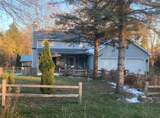 10979 Gamewood Dr, South Lyon, MI 48178