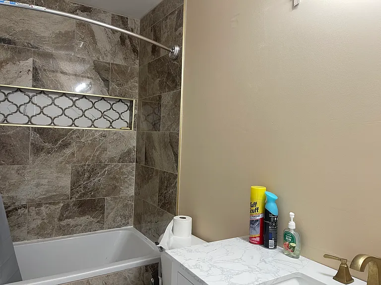 115 Cromer St — Photo 10