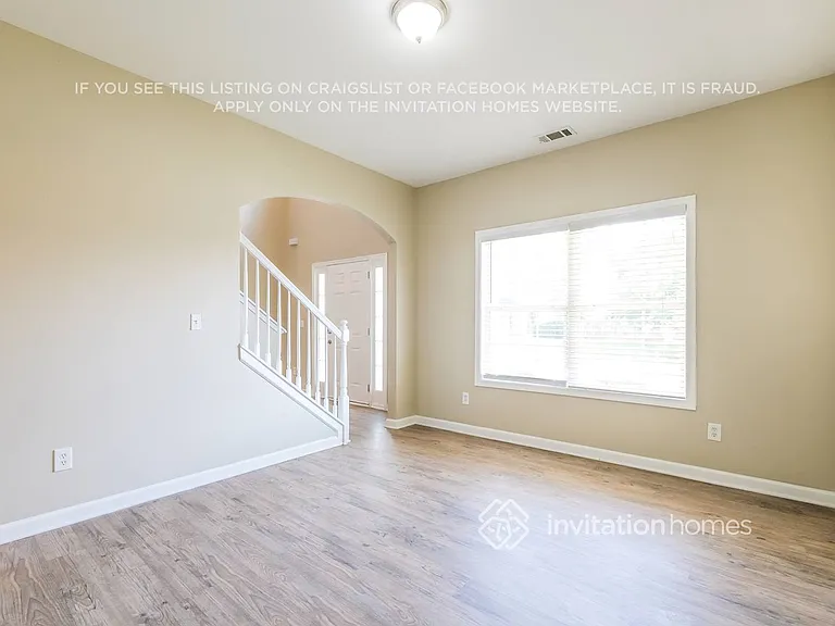 100 Barberry Ln — Photo 7