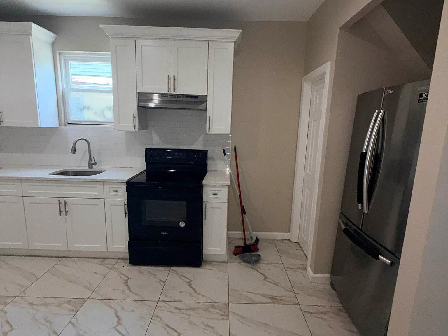 3708 Dyre Avenue — Photo 4