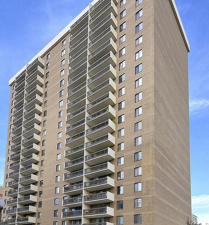 1st image of 3800 Fairfax Dr APT 1706