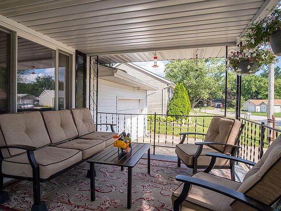 4th image of 250 Mistletoe Ct