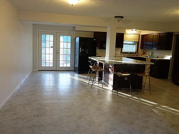 4th image of 220 Havenhill Dr