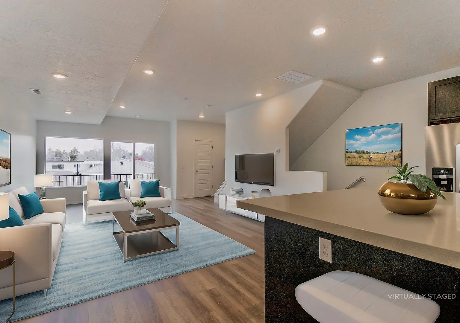 Modern three-story new build townhome with a rooftop deck! — Photo 3