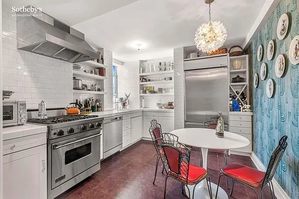 Rented by Sotheby's International Realty | media 17