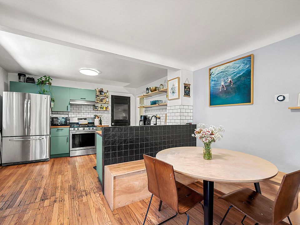 1666 Pearson St, photo 13