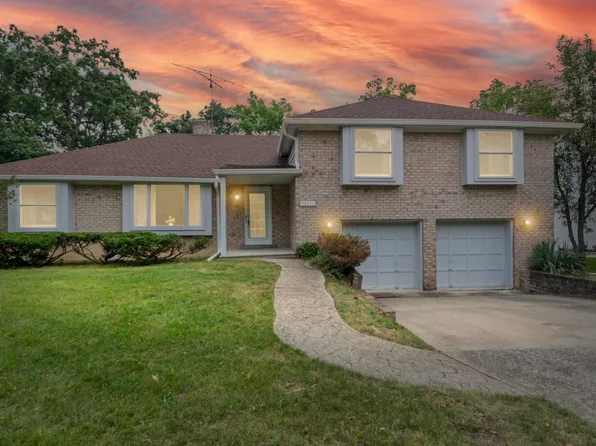 28771 Brooke Cir, Grosse Ile, MI 48138