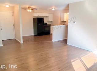 5215 58th Ave APT 13, Kenosha, WI 53144