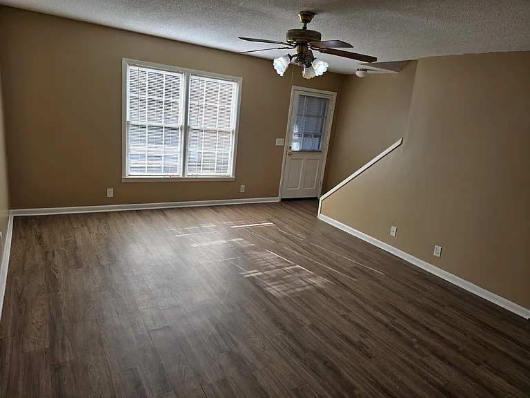 1959 Meadowbrook Cir — Photo 21