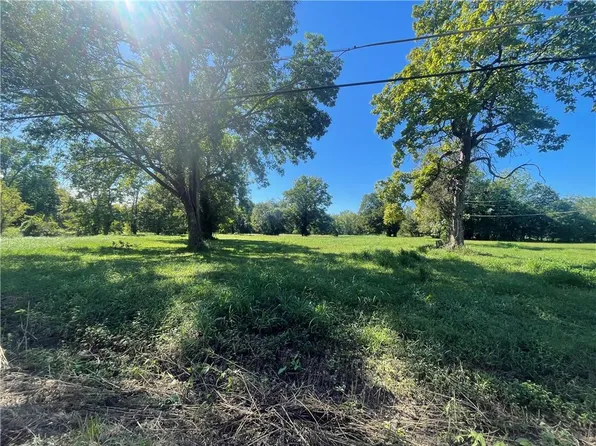 1103 S 24th St, Parsons, KS 67357
